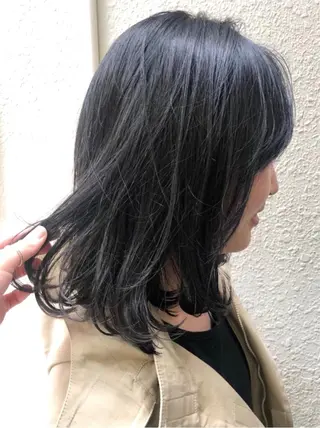 セミロング カラー 小川 美奈のヘアスタイル