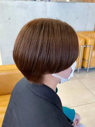 ミディアム ウラスギ アカリのヘアスタイル