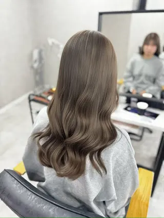 ロング カラー 赤み無し柔らかカラー 【梅田】madokaのヘアスタイル