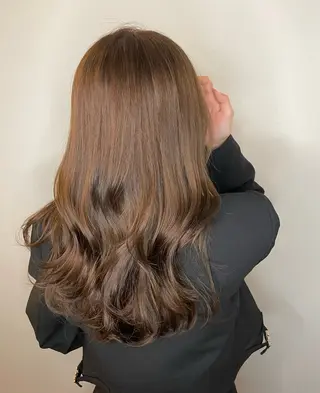 セミロング カラー ヘアアレンジ TIECHEL所属・韓国ナチュラル・ ベージュ/落合夏希のヘアスタイル