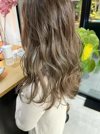 ロング マエダ リョウのヘアスタイル