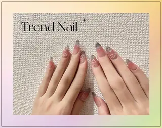 セミロング トレンド ネイル スタジオのネイルデザイン