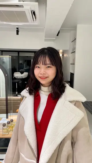 ミディアム カラー unbirthday hiyoriのヘアスタイル
