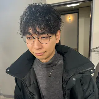 メンズ 表参道フェザーパーマ ニュアンスパーマのヘアスタイル