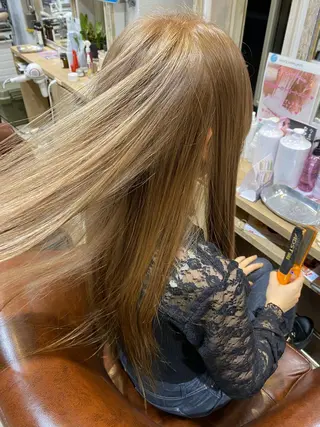 カラー 透明感ブリーチ ハイトーンウエダのヘアスタイル