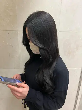 ロング カラー カミノア所属・12月予約解放しまし たイルミナ公認荒井のヘアスタイル