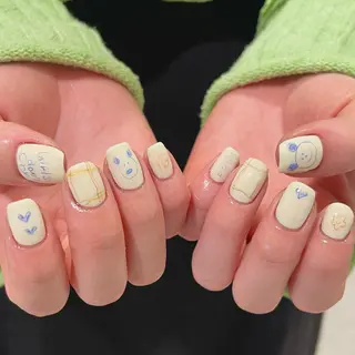 ネイル esby Loely MIZUKIのネイルデザイン