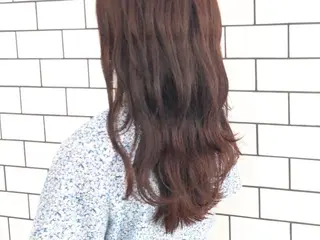 ミディアム カラー パーマ ヘアアレンジ ネイル マツエク・マツパ 川野 彩海のヘアスタイル