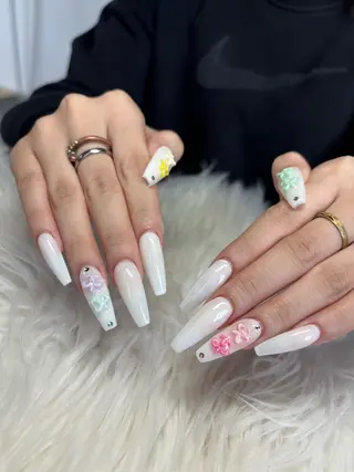 ネイル リアンナ 𝑰𝑶𝑹𝑰のネイルデザイン