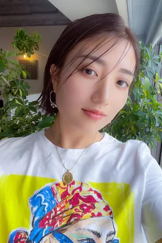 ショート ブリーチなし透明感 カラー✨横山 佳希のヘアスタイル