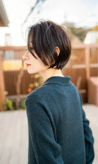 ショート カラー 久米 杏奈のヘアスタイル