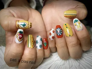ネイル Yakko pas á pasのネイルデザイン