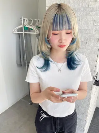 ミディアム カラー ALLY所属・ウルフカット / ケアブリーチのヘアスタイル