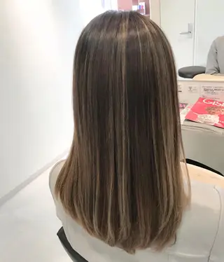 セミロング カラー シェールピエール所属・Laf かおりのマツエク・マツパデザイン