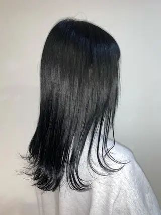 ミディアム 山中 かりんのヘアスタイル