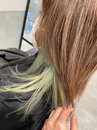 カラー 関 桃子のヘアスタイル