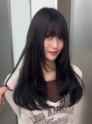 ロング AISA viewNAGOYAのヘアスタイル