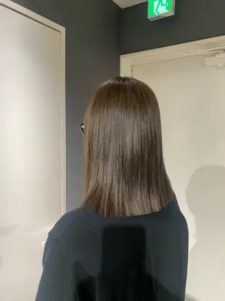 カラー ヒガシ サヨのヘアスタイル