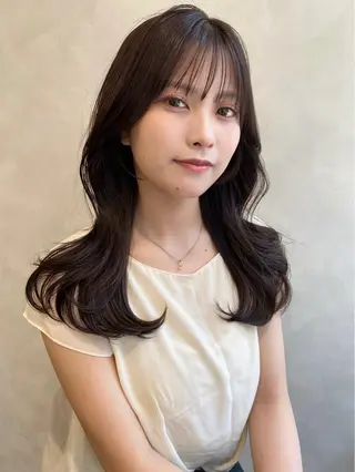 セミロング 梅田 髪質改善 顔周わり 艶感カラーのヘアスタイル