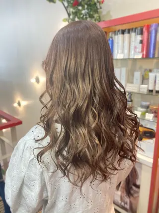 ミディアム ゆぴ☾‪/推しカラー /ハイトーンのヘアスタイル