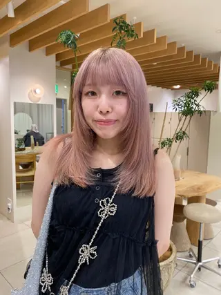 セミロング カラー キタ リオナのヘアスタイル