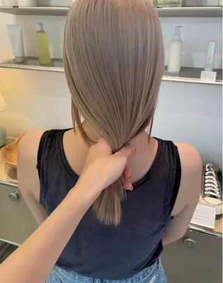 ミディアム Tsukasa/ 透明感 　寒色カラーのヘアスタイル