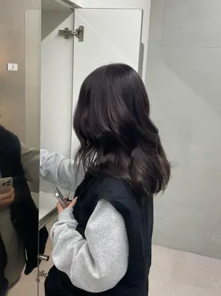 セミロング カラー IO イオリのヘアスタイル