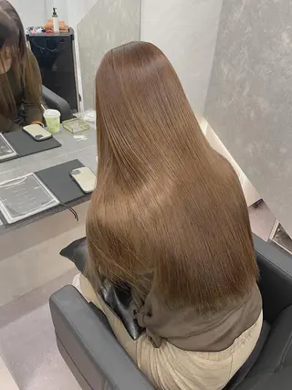 カラー ikuma/ ミルクティーのヘアスタイル