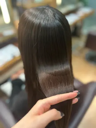 ロング パーマ 𝐀𝐲𝐚𝐤𝐚 /艶髪/ストレートのヘアスタイル