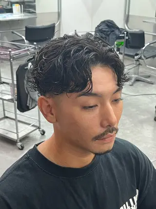 ショート パーマ メンズ 山崎 洋輔のヘアスタイル