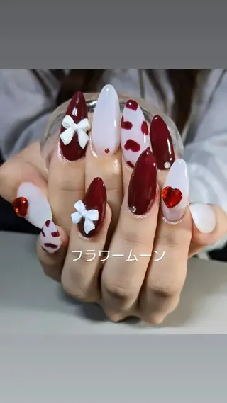 ネイル フラワー ムーンのネイルデザイン