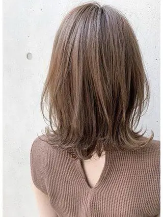 ミディアム 岡本 ゆきこのヘアスタイル