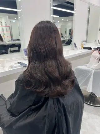 ロング カラー オリーブカラー🫒 レイヤーカット✂︎のヘアスタイル