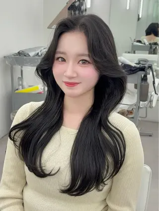 ロング カラー 韓国ヘア/レイヤー/ 顔まわり足立遥奈のヘアスタイル