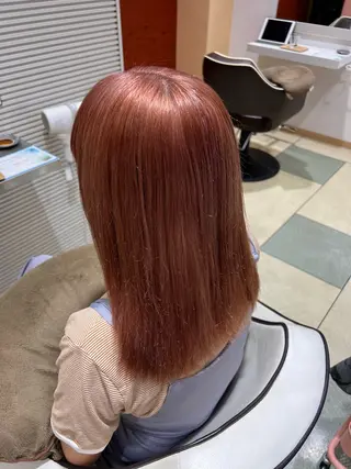セミロング カラー ☘️折戸結菜☘️ ハイトーンカラーのヘアスタイル