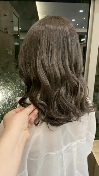セミロング カラー 栗林 姫花のヘアスタイル