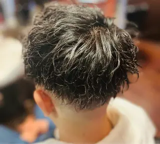 ミディアム パーマ メンズ ヒロ銀座バーバーショップ秋葉原店所属・堀 真人のヘアスタイル