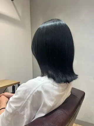 ミディアム 切りっぱなしボブ 艶カラー🌷江梨🍎のヘアスタイル