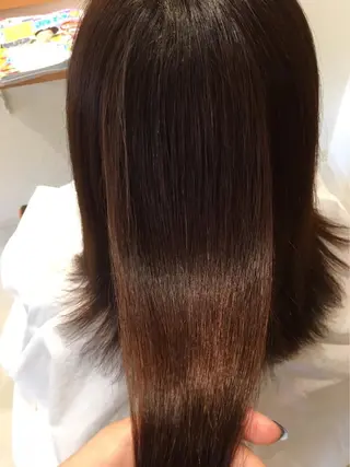 セミロング ツヤ髪専門美容師 桑原 和誠のヘアスタイル