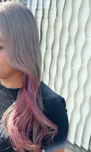 カラー 根本 美咲のヘアスタイル