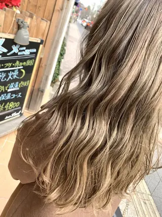 カラー yoshi （髙橋）のヘアスタイル