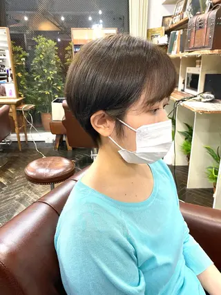 ショート カラー モモカ/ハイトーン /バレイヤージュのヘアスタイル