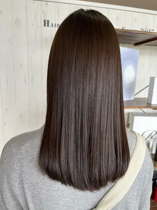 ロング ヘアデザインデコ所属・岩坂 美苗のヘアスタイル