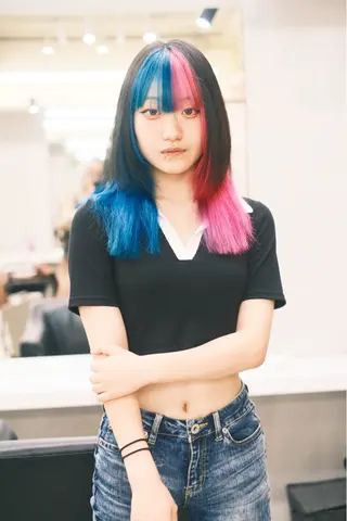 セミロング カラー ヘアアレンジ 個性爆弾💣 ダブルカラー/ゆかのヘアスタイル