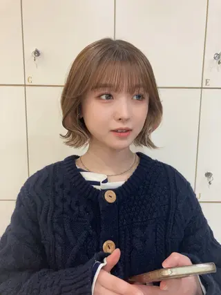 ミディアム カラー 前髪/顔周り/透明感 艶カラーとどさんのヘアスタイル