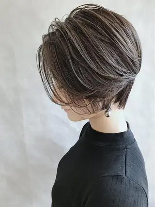 ショート カラー _WHITE 難波本店のヘアスタイル