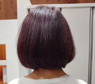 ミディアム カラー 岡村 優菜のヘアスタイル