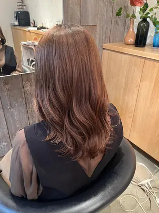 セミロング 三品 早妃のヘアスタイル