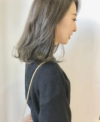 ミディアム カラー 岩田 萌那のヘアスタイル