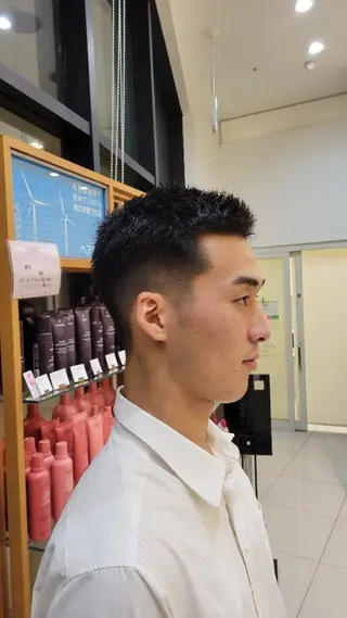 ショート メンズ レブリィゼンコー多摩平の森所属・ZENKO 渡辺将功のヘアスタイル